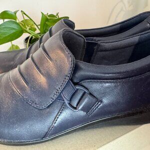 Clarks EVERLAY HEIDI NAVY MARINE 8.5 M WOMEN’S SHOE NEW IN BOX